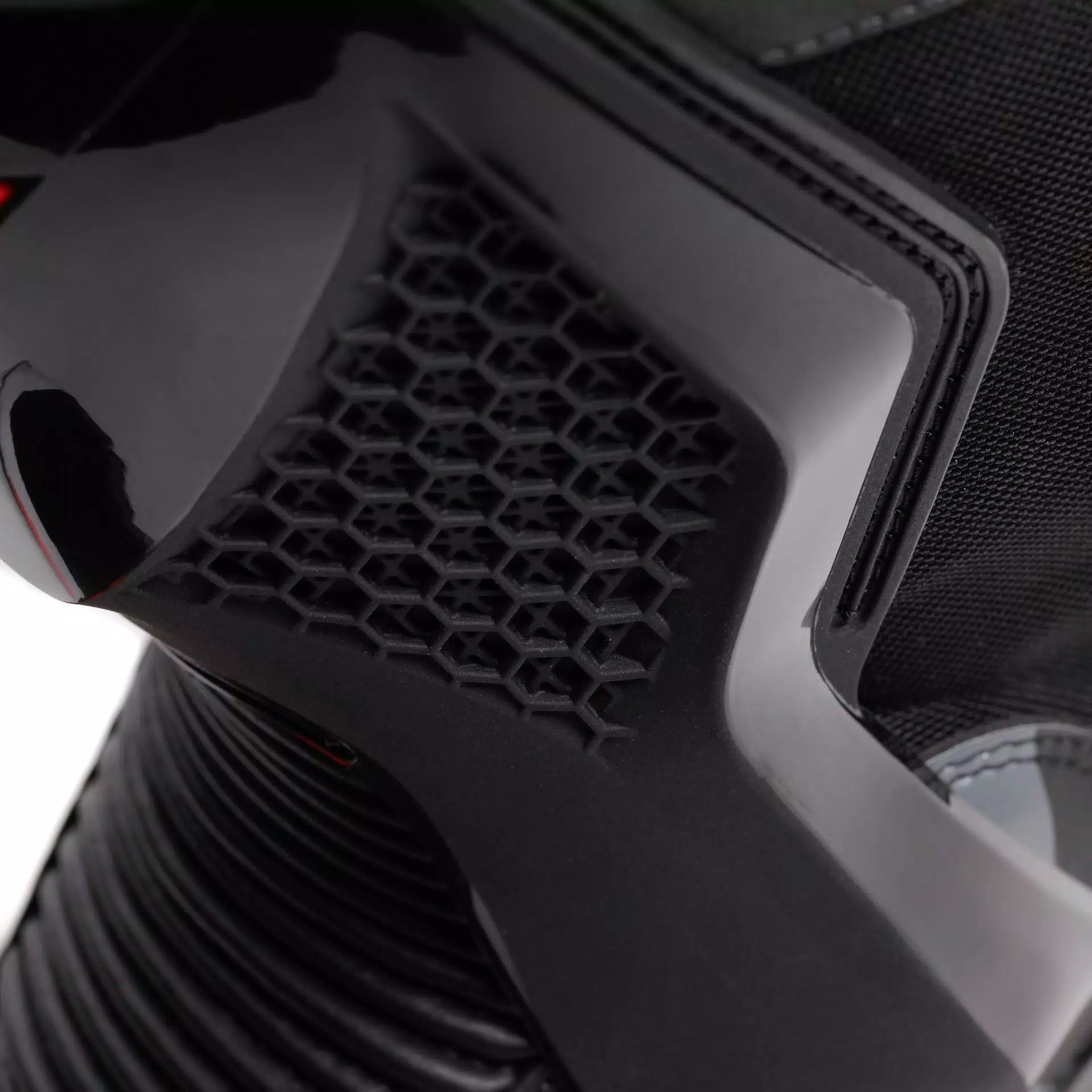 Dainese Torque 4 Air Racing i cestovni motociklistički čizme ljeto | Muški | Crna/Bijela/Crvena | 2017900086N3200 
