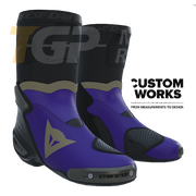 Dainese Axial 2 Racing i ulične motociklističke čizme | Muške | Ljubičasta / Magnezij | Custom Works 