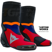 Dainese Axial 2 Air Racing i ulične motociklističke čizme Luca Marini Replica 2026 | Muškarci | Lava crvena / Electric plava / Fluo narančasta / Bijela | Custom Works 