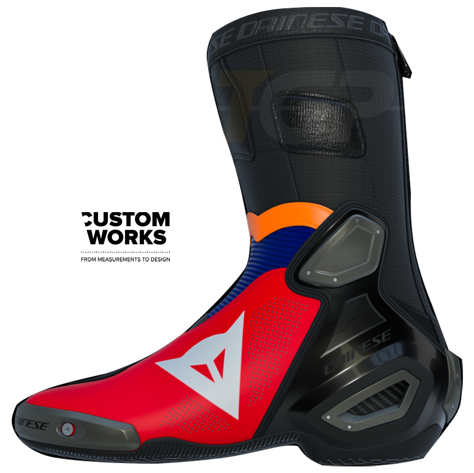 Dainese Axial 2 Air Racing i ulične motociklističke čizme Luca Marini Replica 2026 | Muškarci | Lava crvena / Electric plava / Fluo narančasta / Bijela | Custom Works 