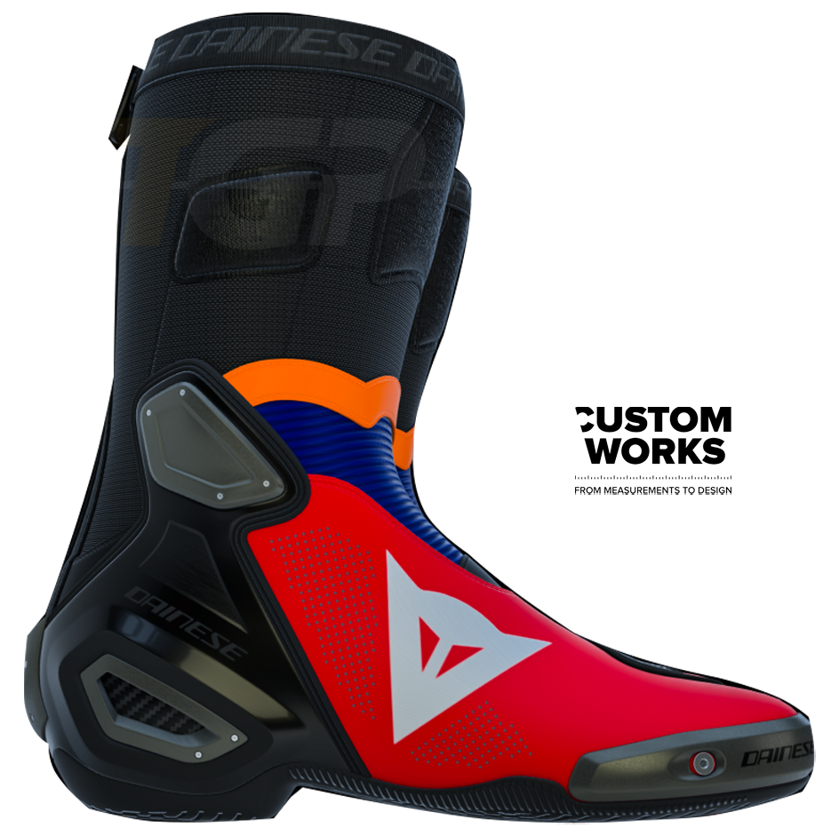 Dainese Axial 2 Air Racing i ulične motociklističke čizme Luca Marini Replica 2026 | Muškarci | Lava crvena / Electric plava / Fluo narančasta / Bijela | Custom Works 