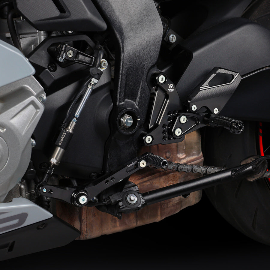 Bonamici Racing CF01 montiert an der CFMOTO 675 SR-R