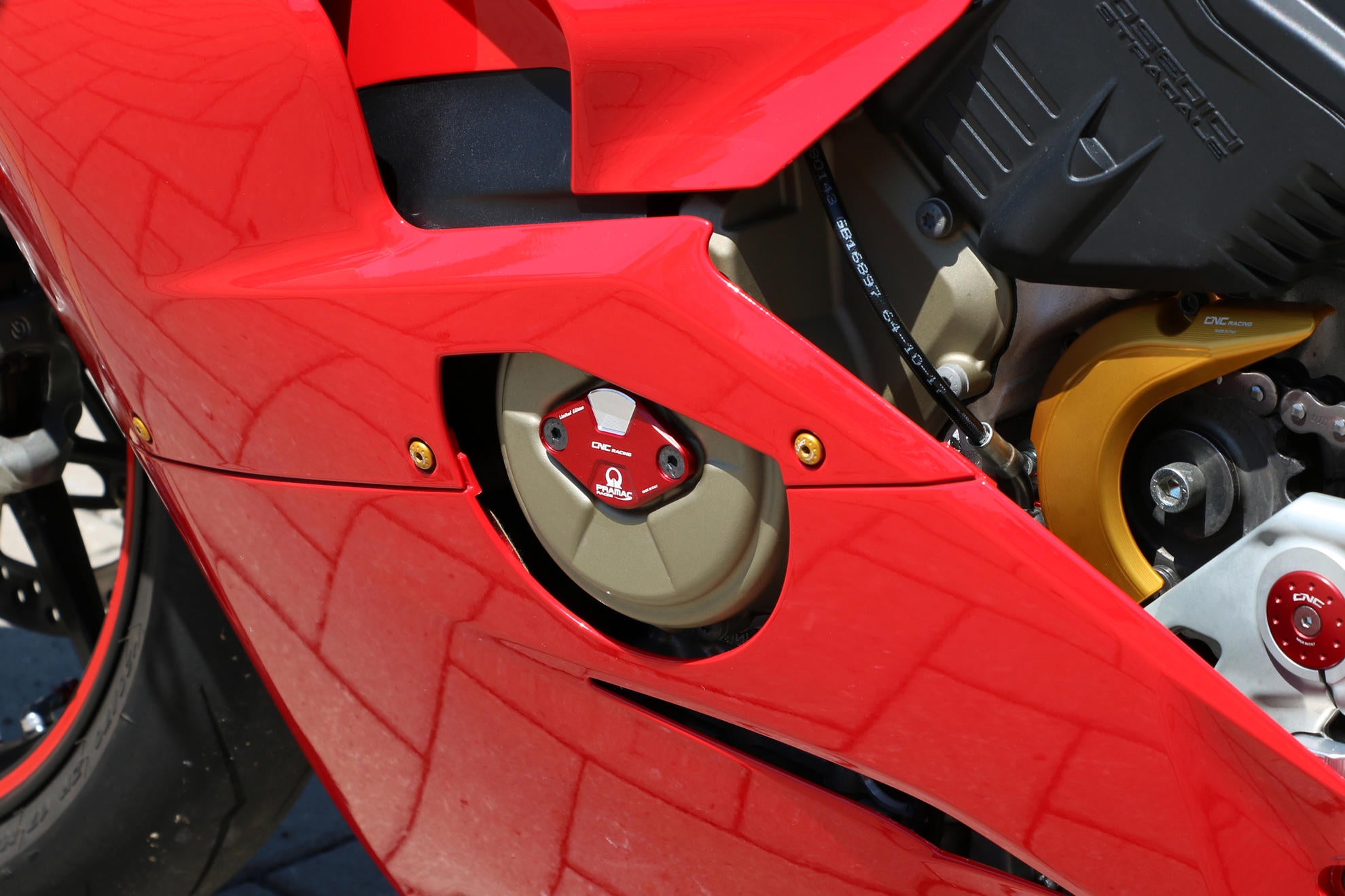 Poklopac paljenja / Poklopac za inspekciju vremena Pramac Racing Limited Edition CNC Racing Ducati Panigale V4/S (2025-2026) CF266PR 