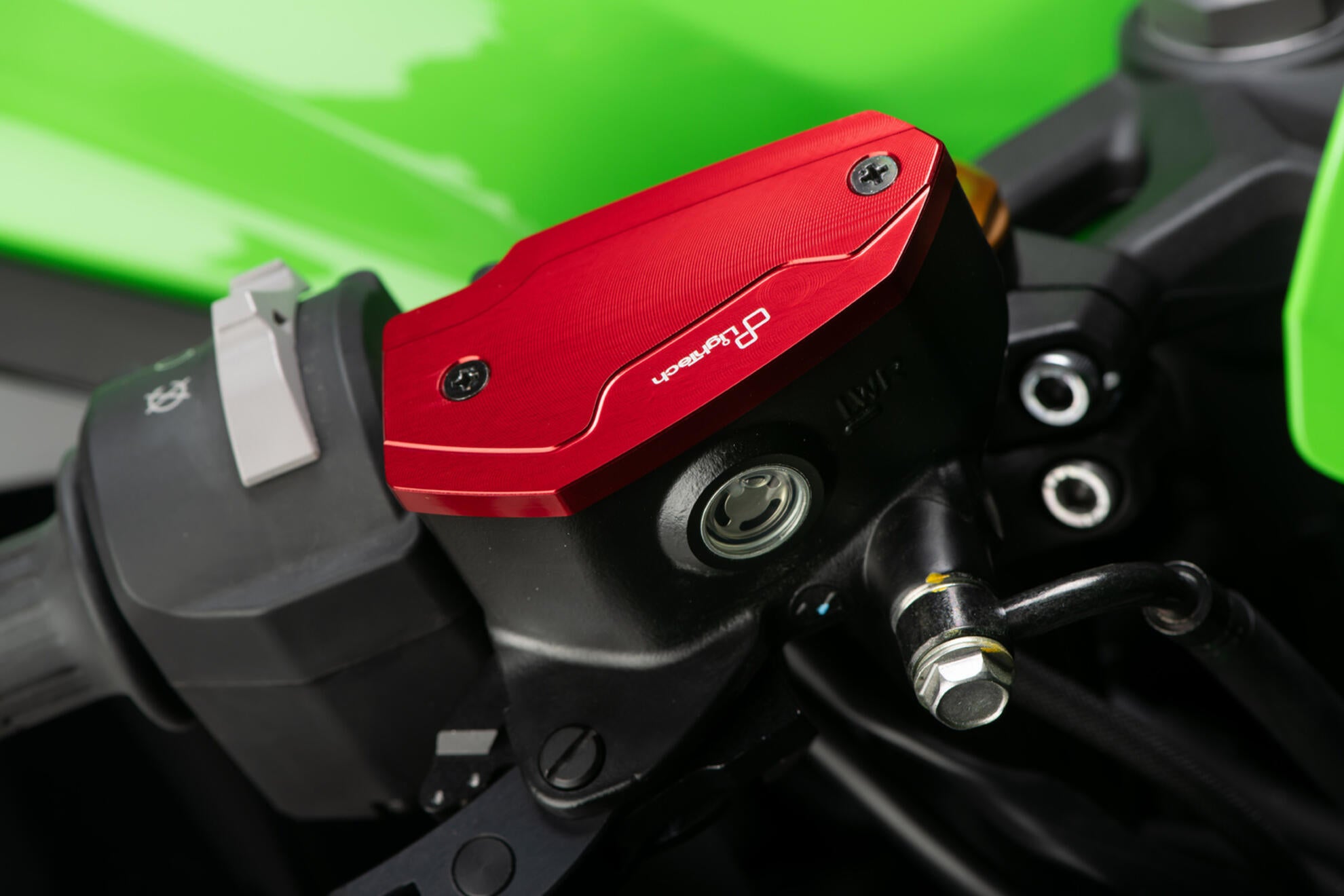 Poklopac rezervoara za izjednačavanje LighTech Kawasaki ZX-4 RR (23-25) FBC16 