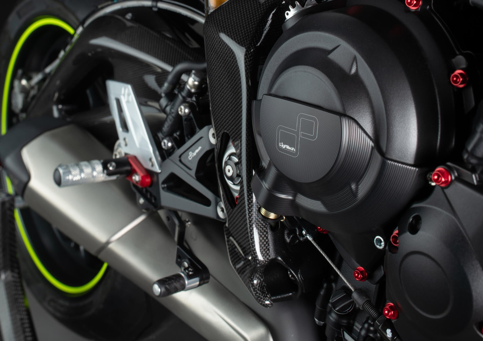 Sustav stražnjih kočnica R LighTech Triumph Street Triple 765 S / R / RS (17-26) FTRTR005R 