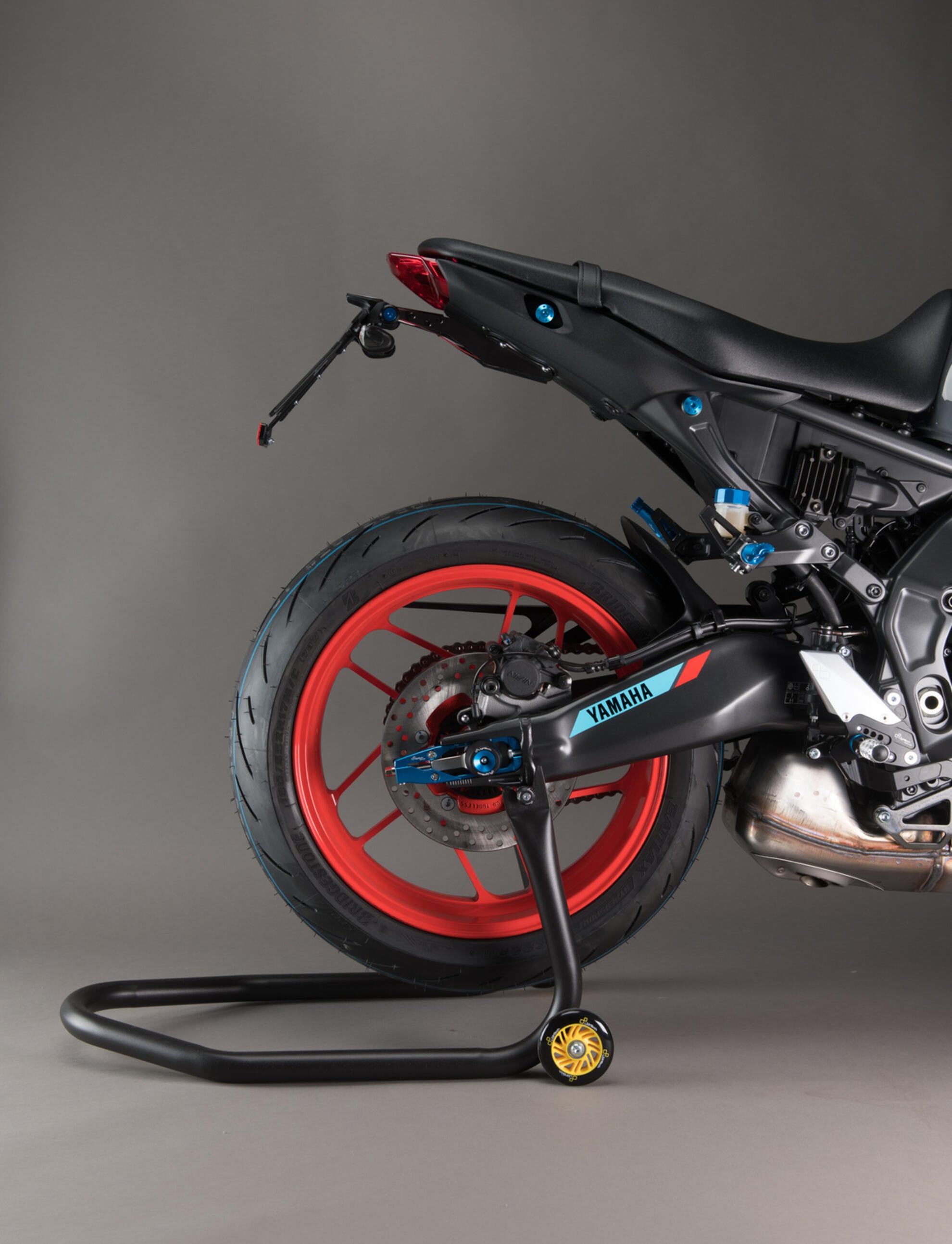 LighTech čelični stražnji stender s nosačima za vilicu RSF036 