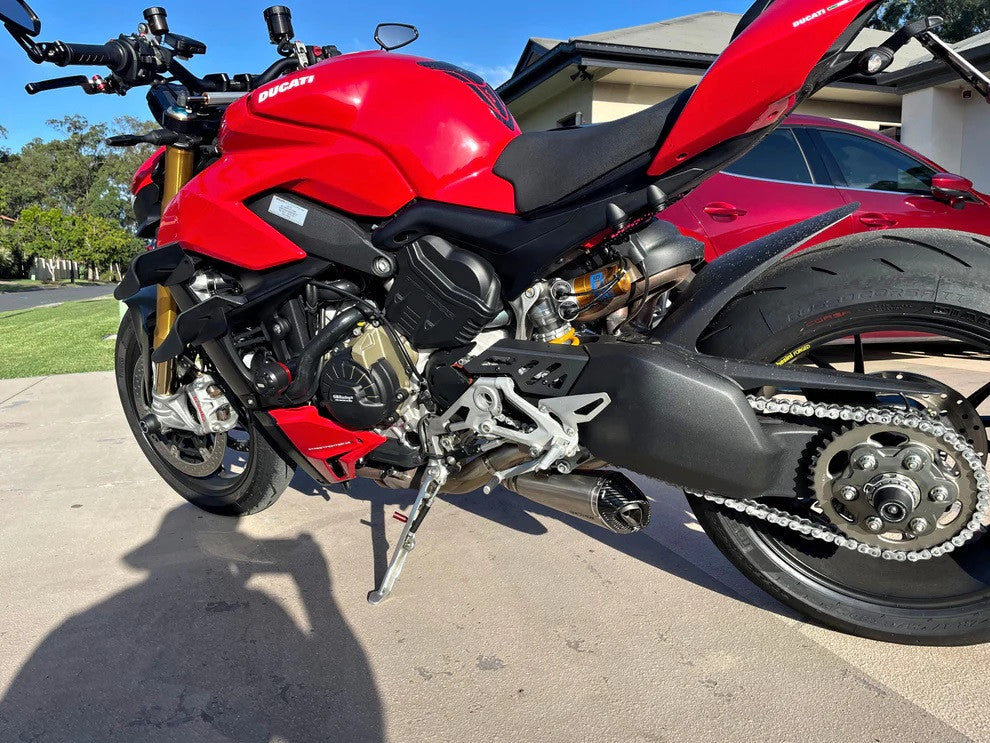 HeathDeeblesDucatiV4StreetfighterwithVANDEMONTitaniumSlip-On1.jpg