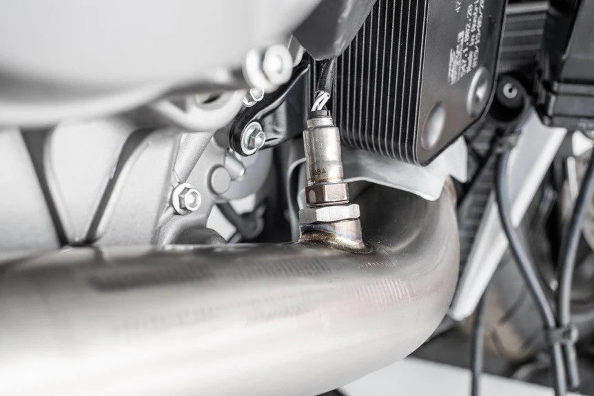 V2PanigaleFrontHeaderO2sensor.jpg