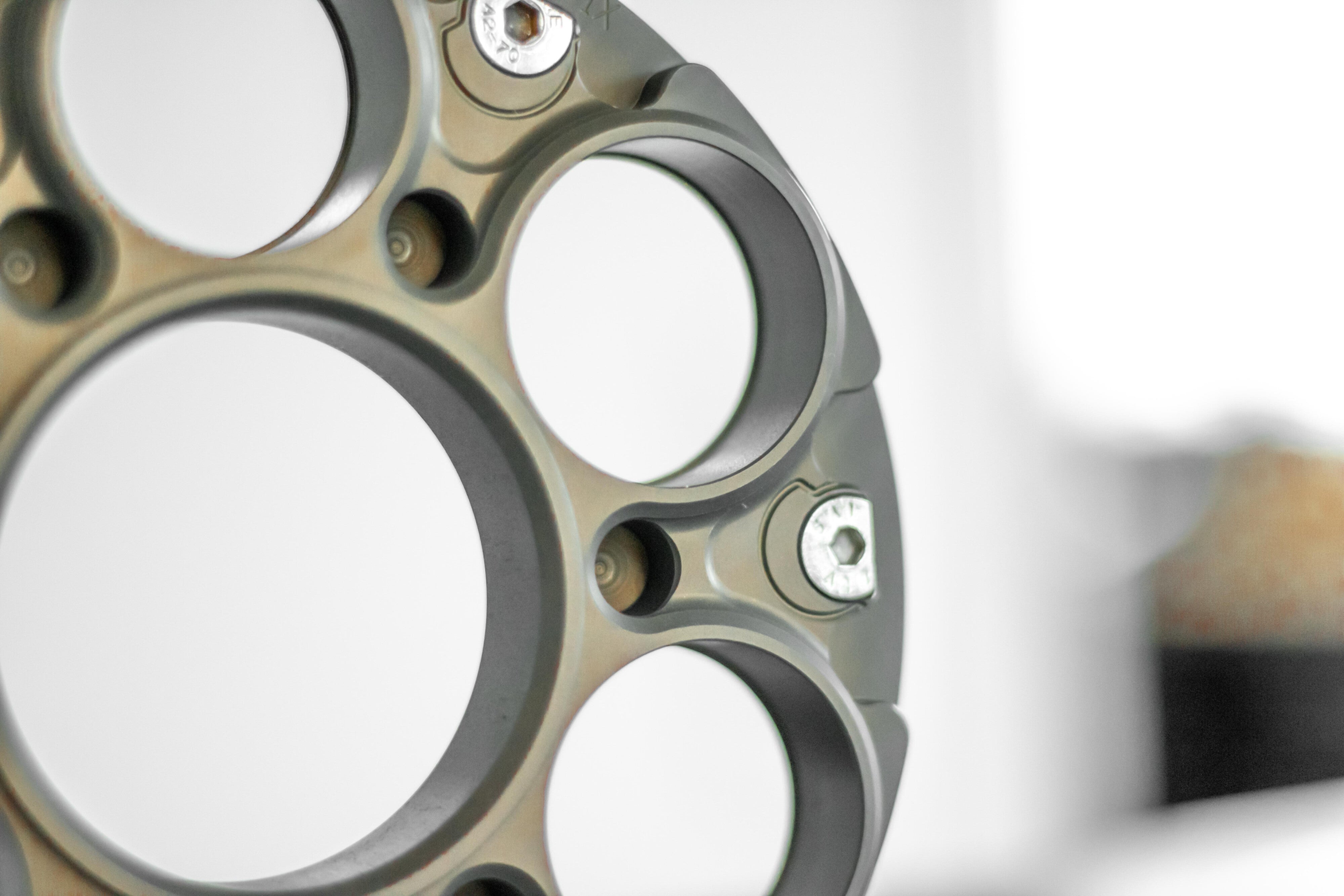 Brzi montažni zadnji lančanik (Kettenradträger) Ducati Panigale s jednoručnom vilicom 206D01 