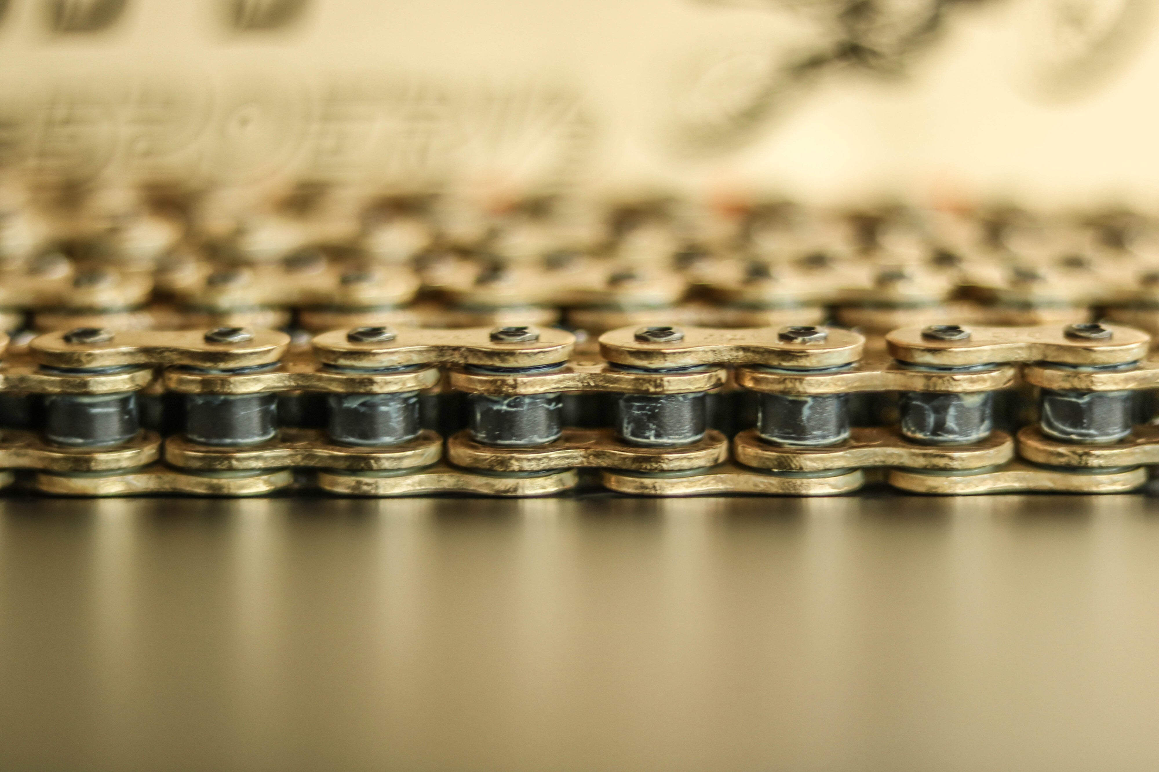 D.I.D 520ERV7 X-Ring lanac 520 G&G otvoren s zakovicama – 100 do 130 karika 